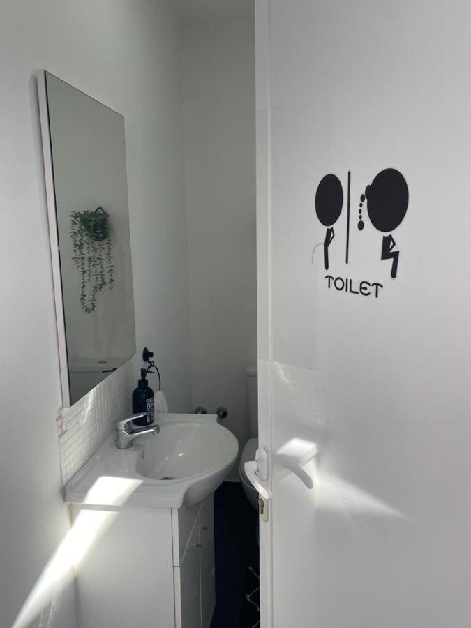 5 Senses Hostel เซตุบาล ภายนอก รูปภาพ